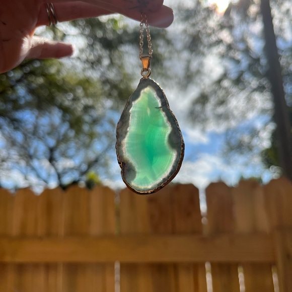 Natural Cut Fluorite crystal necklace 💚✨🌙 - Picture 4 of 6